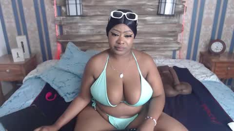 TrixieMar online show from September 2025 02:00:01 PM