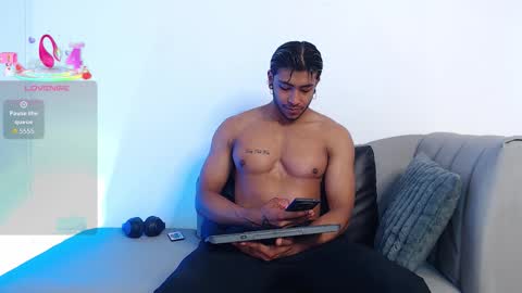 Snapshot of troy_lee1 chatting on September 2025 02:41:01 PM    online show from September 2025 02:41:01 PM