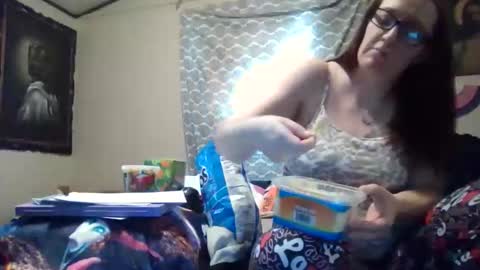 Snapshot of truckerswifetobe chatting on November 2025 05:01:02 PM TruckersWifeToBe online show from November 2025 05:01:02 PM