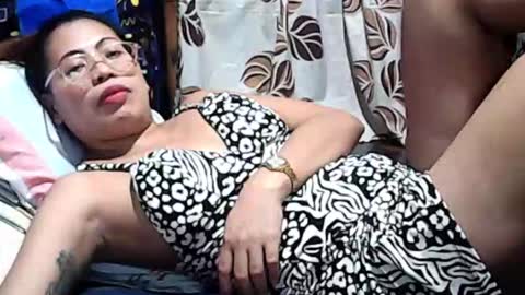 Snapshot of truefilipinabeauty chatting on September 2025 12:09:01 PM emily online show from September 2025 12:09:01 PM