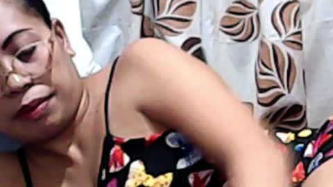 Snapshot of truefilipinabeauty chatting on October 2025 12:06:01 AM emily online show from October 2025 12:06:01 AM