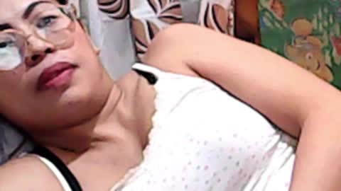 Snapshot of truefilipinabeauty chatting on October 2025 12:52:01 AM emily online show from October 2025 12:52:01 AM