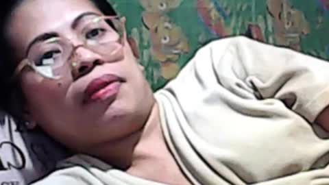 Snapshot of truefilipinabeauty chatting on October 2025 12:26:01 PM emily online show from October 2025 12:26:01 PM
