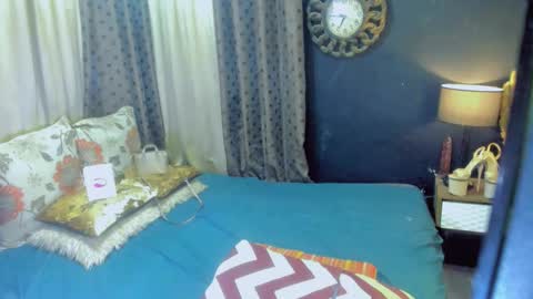 Curlee Lopez online show from October 2025 08:14:02 AM