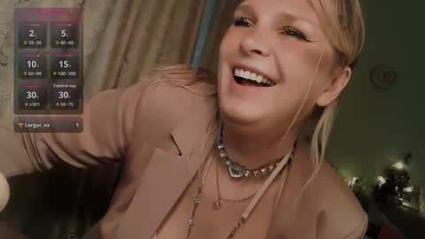 Annika online show from December 2025 10:22:01 AM