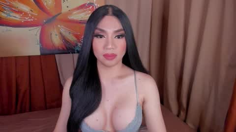 Queen Selena online show from March 2026 05:09:01 PM