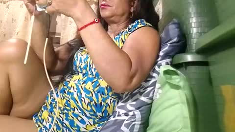 Mae online show from April 2026 10:37:02 PM