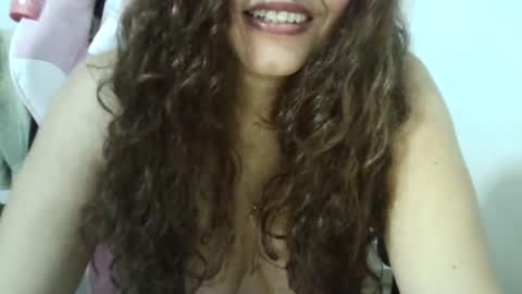 Snapshot of tuzusy chatting on February 2025 01:29:01 PM tuzusy online show from February 2025 01:29:01 PM