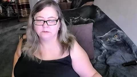 Lana online show from March 2026 11:42:02 PM