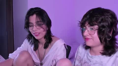 Eve  Lili online show from November 2025 11:48:01 PM