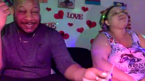 Snapshot of twinandlea chatting on February 2025 12:19:01 AM Twin and Lea online show from February 2025 12:19:01 AM