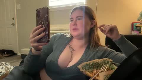 Snapshot of twinfl4m3ss chatting on December 2025 07:33:02 PM twinfl4m3ss online show from December 2025 07:33:02 PM