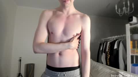 Snapshot of twinkie_twink chatting on December 2024 02:41:01 AM Andy online show from December 2024 02:41:01 AM