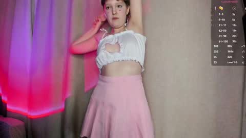 Snapshot of twinkle_may chatting on March 2025 01:38:02 PM May online show from March 2025 01:38:02 PM