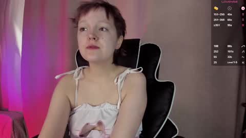 Snapshot of twinkle_may chatting on March 2025 11:10:02 AM May online show from March 2025 11:10:02 AM