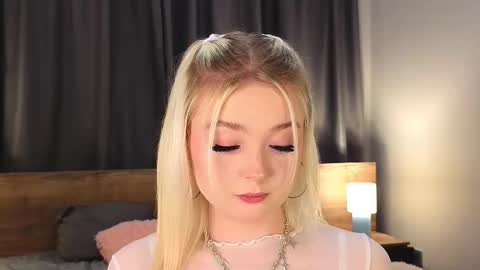 twinklefluff online show from November 2025 05:04:01 PM