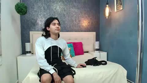 twinslovers_ online show from May 2026 04:09:02 AM