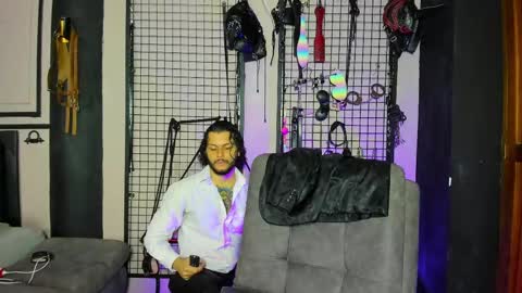 Snapshot of twisted_fantasy_ chatting on February 2025 12:32:01 PM Clio Tadeo online show from February 2025 12:32:01 PM