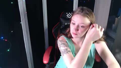 Snapshot of twocutiecats chatting on November 2025 03:12:01 PM Eva and Tim online show from November 2025 03:12:01 PM