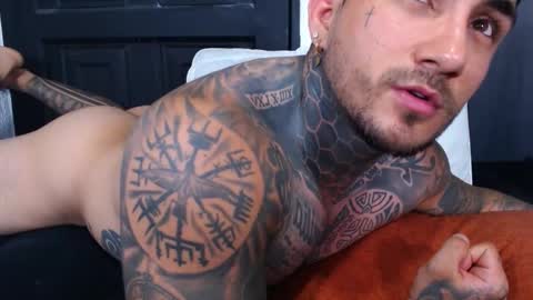 Snapshot of twonaugthy77 chatting on March 2025 06:05:02 AM Angel online show from March 2025 06:05:02 AM