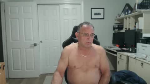 Twopeopleinlove online show from November 2025 11:31:02 AM