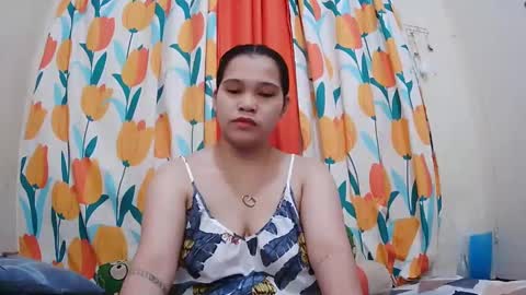 Snapshot of twowetcuties chatting on January 2025 11:21:02 PM Lyn and lea online show from January 2025 11:21:02 PM