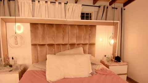 Twiggy online show from February 2025 12:19:01 AM