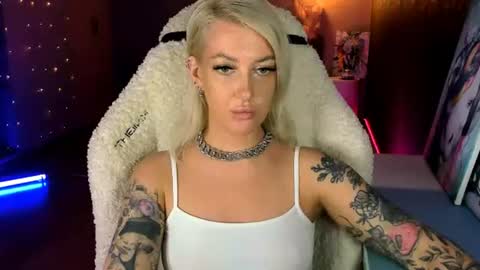 Snapshot of tykioty_miley chatting on July 2026 11:02:02 AM Miley online show from July 2026 11:02:02 AM