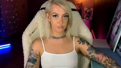 Snapshot of tykioty_miley chatting on July 2026 03:03:01 PM Miley online show from July 2026 03:03:01 PM