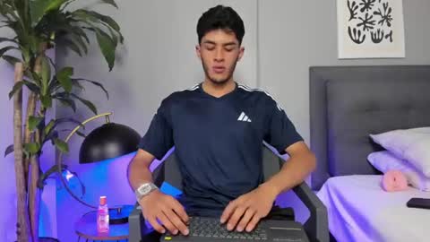 Tyler Fox online show from June 2026 09:57:02 PM