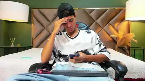 Tyler Rodriguez online show from October 2025 09:02:01 PM