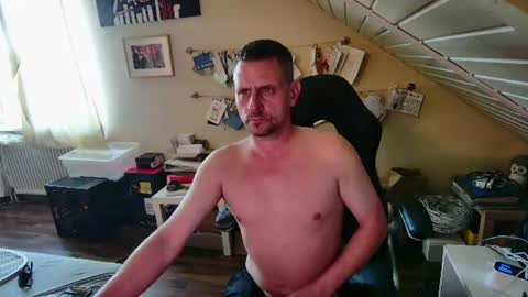 Snapshot of tyran28111984 chatting on July 2026 05:28:02 PM Sascha online show from July 2026 05:28:02 PM