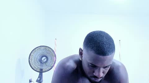 Snapshot of tyron_rulers chatting on June 2026 01:41:01 AM Dvid Rullers online show from June 2026 01:41:01 AM