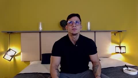 tyronyx online show from October 2025 02:38:01 PM