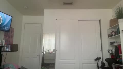 Snapshot of tyy0ung chatting on May 2026 04:03:01 PM tyy0ung online show from May 2026 04:03:01 PM