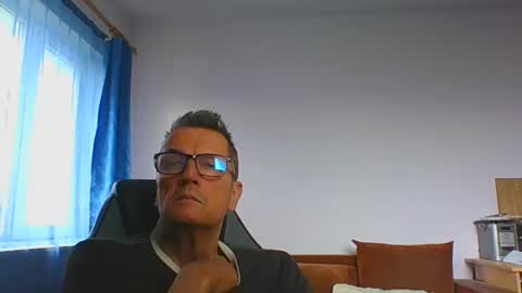 Snapshot of ulmeni7 chatting on May 2026 02:24:02 PM ulmeni7 online show from May 2026 02:24:02 PM