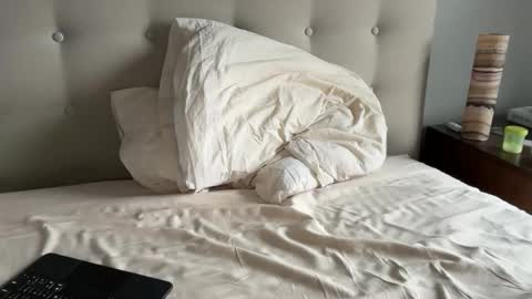 uncutnudist online show from November 2025 05:49:01 PM