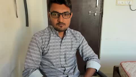 Snapshot of uncutraja chatting on December 2024 04:14:02 AM uncutraja online show from December 2024 04:14:02 AM