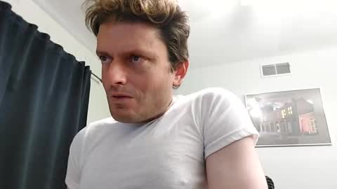 Snapshot of undress_me_ chatting on October 2025 01:33:02 PM undress me online show from October 2025 01:33:02 PM