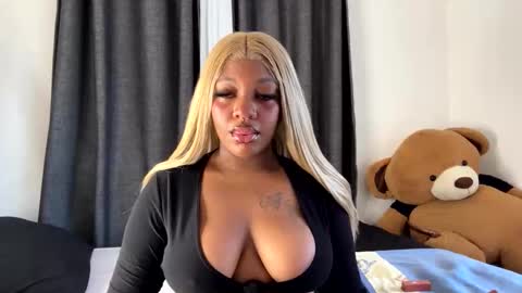 Unholybaddie online show from December 2025 09:05:02 AM