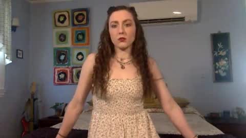 Lola Moonstone online show from February 2026 05:20:01 PM