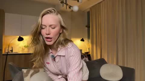 UnnaBella online show from June 2026 07:04:02 PM