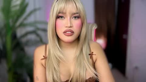 ur_bombshellpatty online show from April 2026 04:00:01 PM