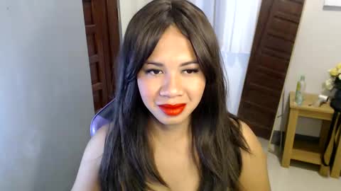 Snapshot of ur_cutiesthotasianxx chatting on January 2025 03:31:01 AM Vee online show from January 2025 03:31:01 AM