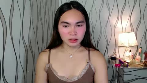 Snapshot of ur_innocent_girlx chatting on September 2025 04:45:02 AM QUEENSY online show from September 2025 04:45:02 AM