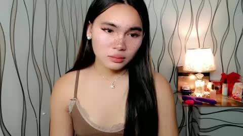 Snapshot of ur_innocent_girlx chatting on October 2025 11:54:02 PM QUEENSY online show from October 2025 11:54:02 PM