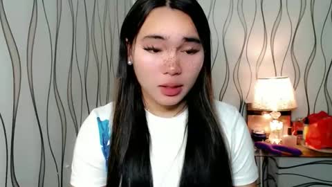 Snapshot of ur_innocent_girlx chatting on October 2025 12:46:02 AM QUEENSY online show from October 2025 12:46:02 AM