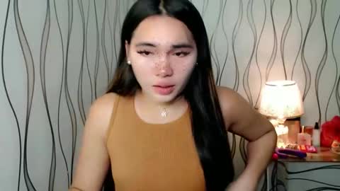 Snapshot of ur_innocent_girlx chatting on November 2025 02:44:01 AM QUEENSY online show from November 2025 02:44:01 AM