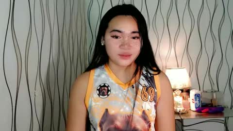 Snapshot of ur_innocent_girlx chatting on January 2026 03:28:01 PM QUEENSY online show from January 2026 03:28:01 PM