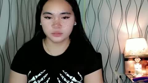 Snapshot of ur_innocent_girlx chatting on March 2026 11:32:02 PM QUEENSY online show from March 2026 11:32:02 PM